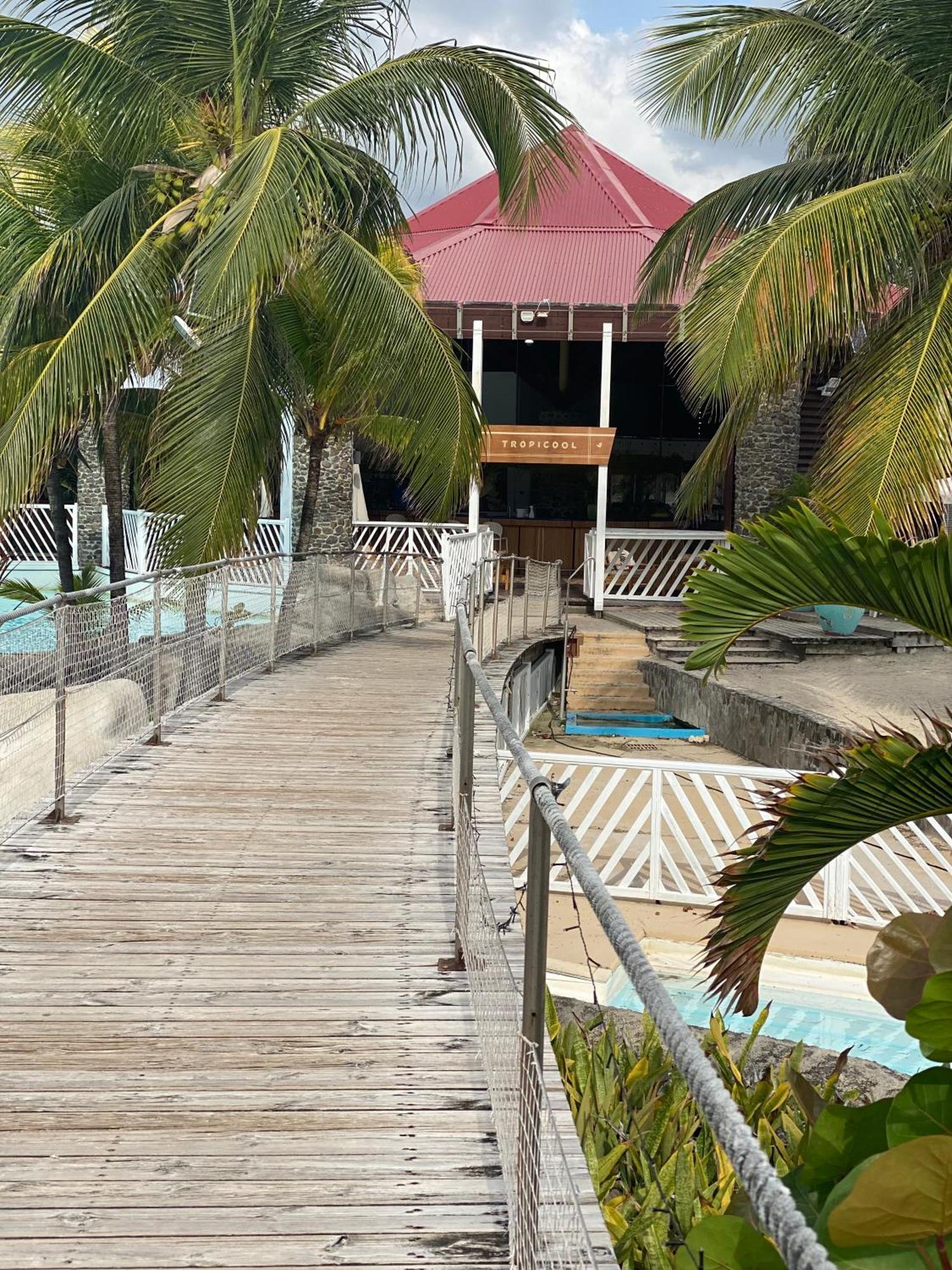 Le Camassia - Studio De Standing Dans Residence Privee Avec Acces Piscine Et Plage. Saint-Francois  Ngoại thất bức ảnh